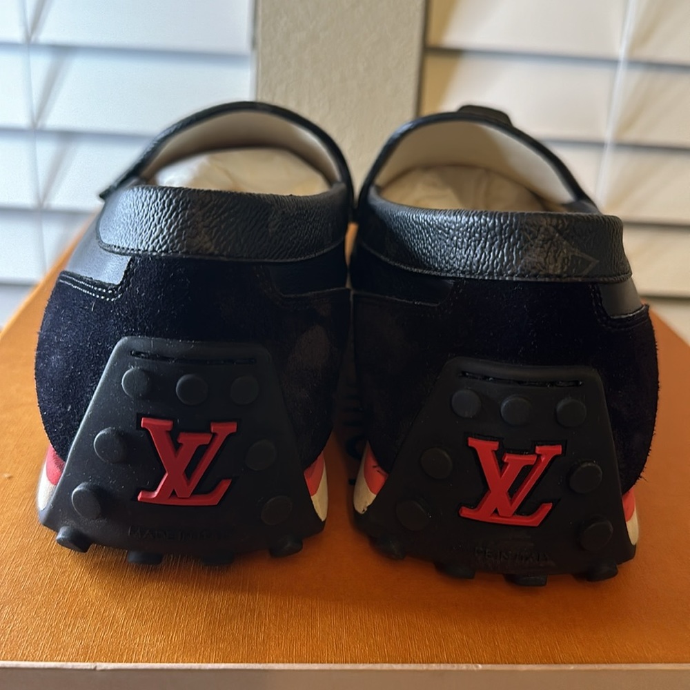 LOUIS VUITTON LV MOCCASINS - Picture 4 of 8